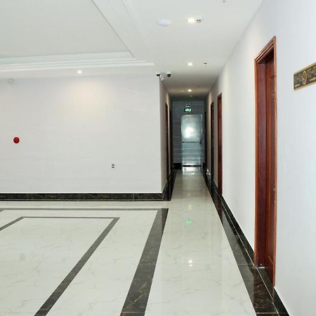 Sky Hotel Hong Ngu Bagian luar foto
