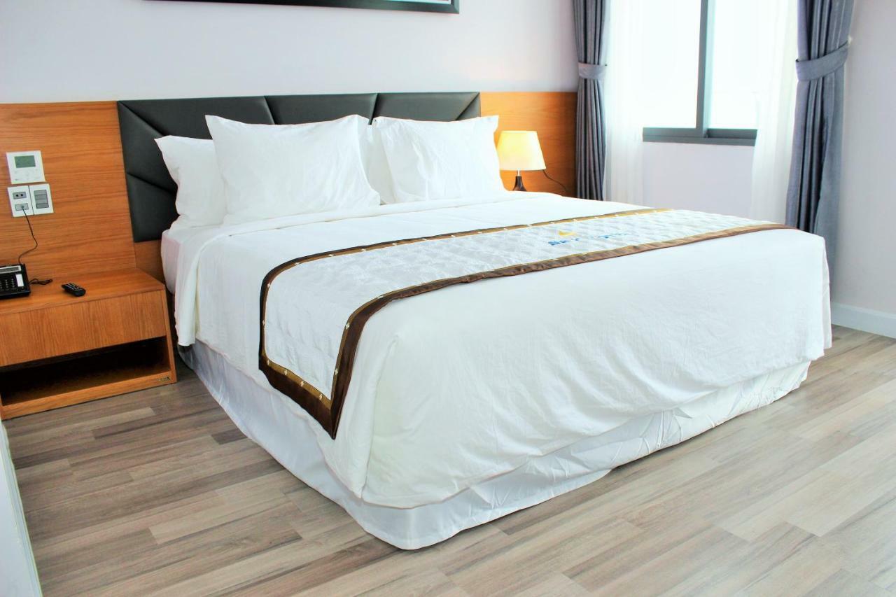 Sky Hotel Hong Ngu Bagian luar foto