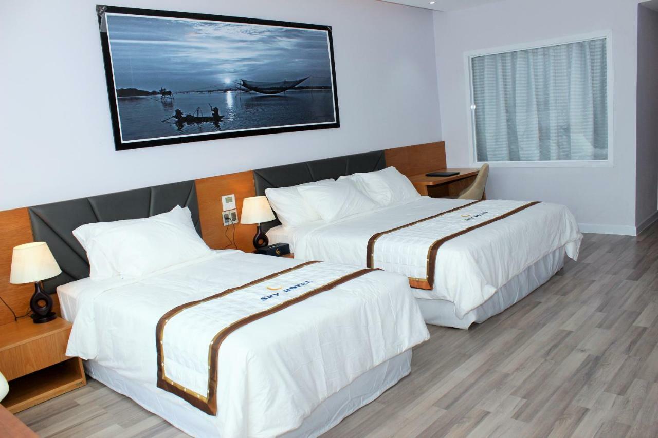 Sky Hotel Hong Ngu Bagian luar foto