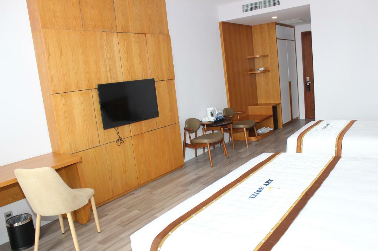 Sky Hotel Hong Ngu Bagian luar foto