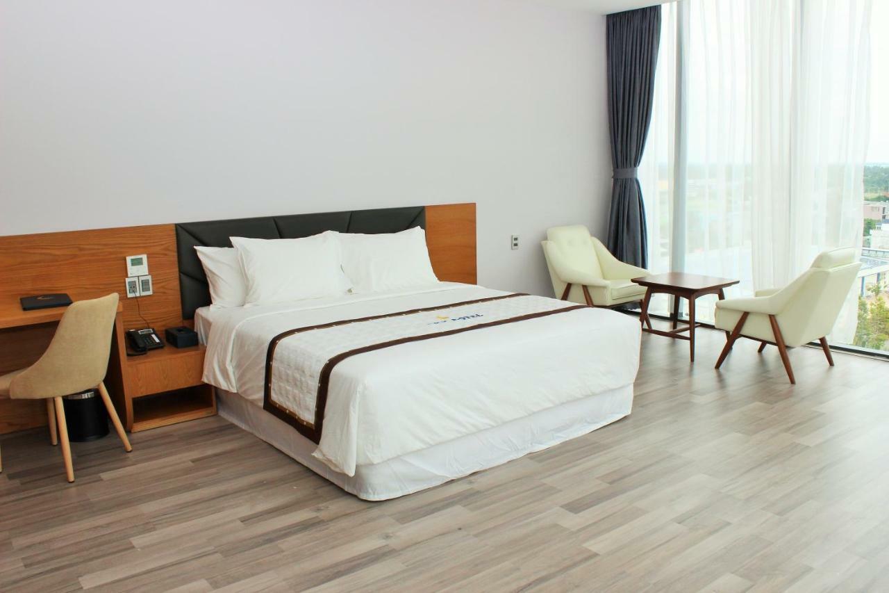 Sky Hotel Hong Ngu Bagian luar foto
