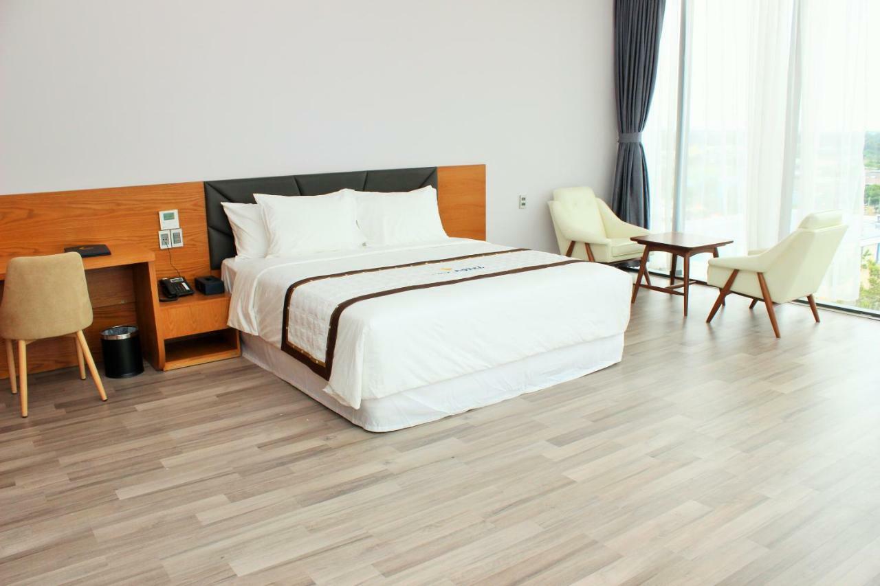 Sky Hotel Hong Ngu Bagian luar foto