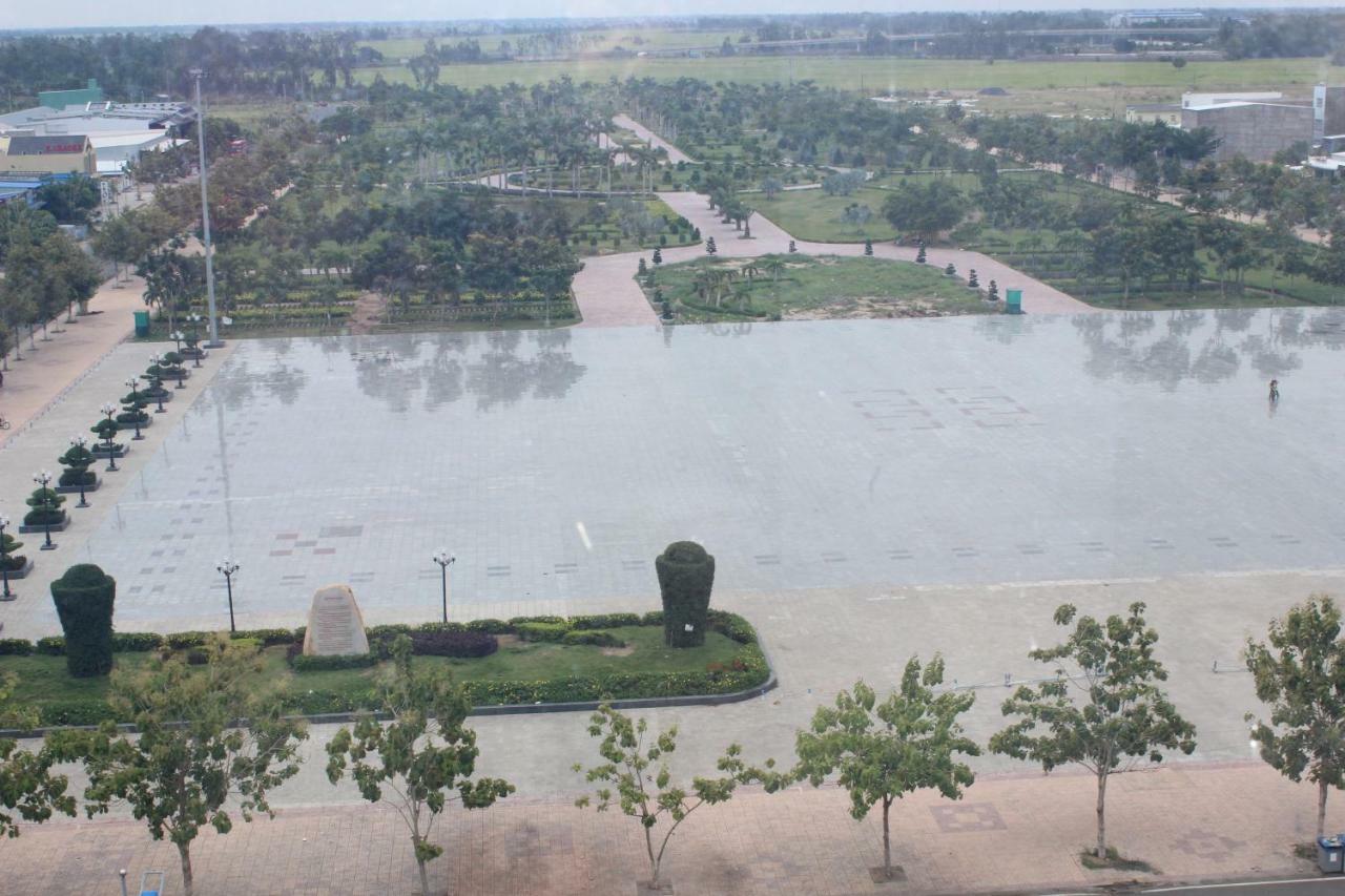 Sky Hotel Hong Ngu Bagian luar foto